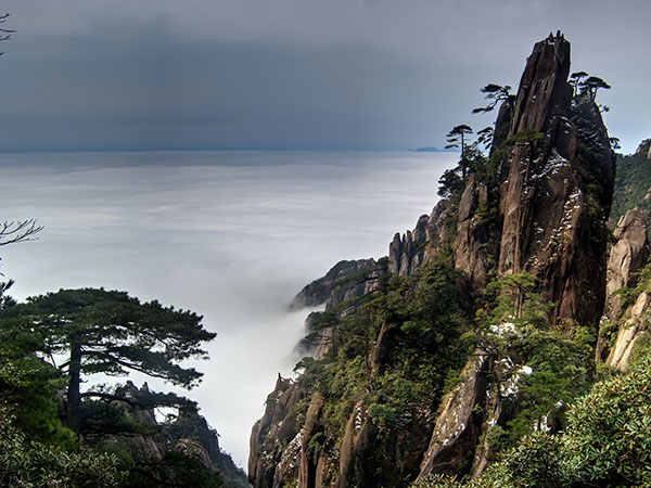 Amazing Mt. Huangshan One Day Group Tour