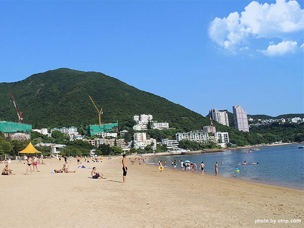 Have a Sun-bathing on the beach of Hong Kong